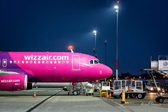WizzAir Airbus A320-232 (HA-LWP)